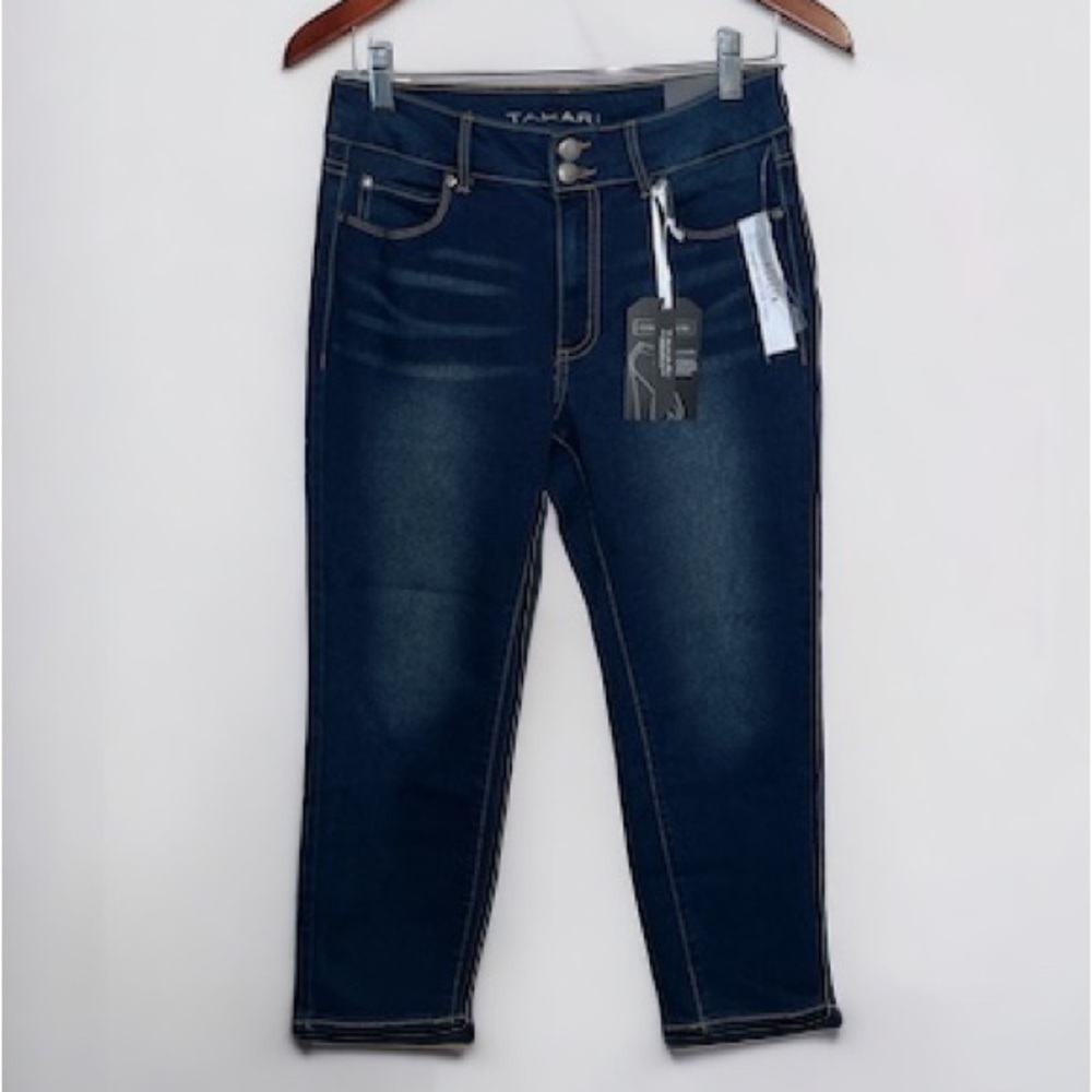 NWT Tahari Alicia Comfort Luxe Women’s Double Button Capri Jeans Size 6